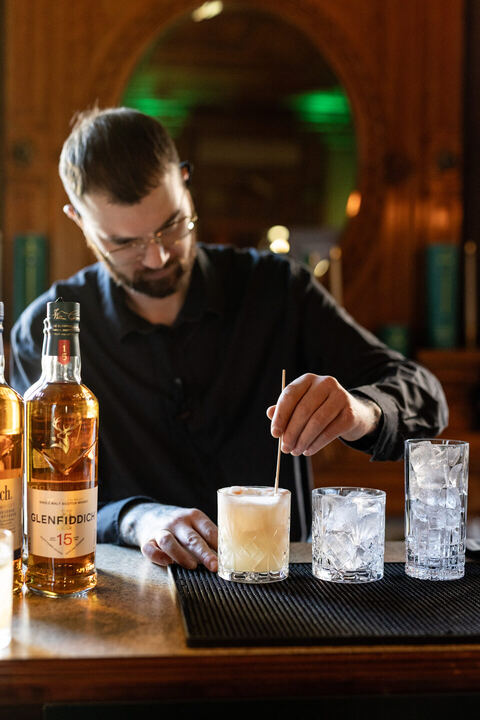 Glenfiddich cocktail preparation